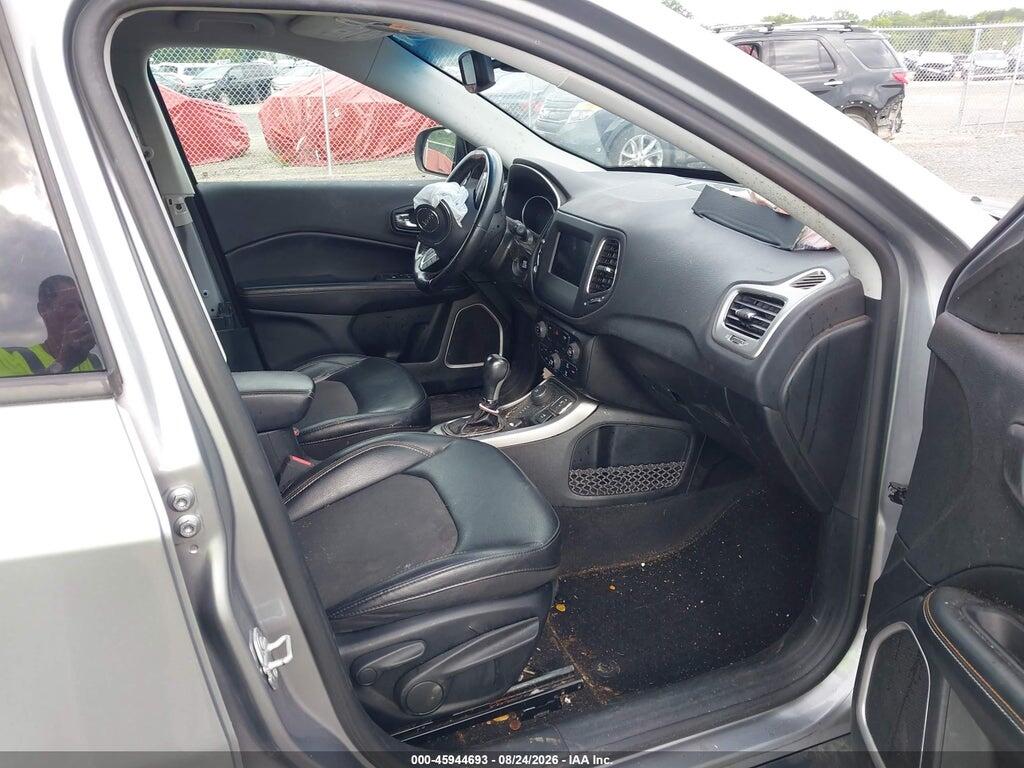 3C4NJDBB0KT598895 2019 JEEP COMPASS photo no. 5