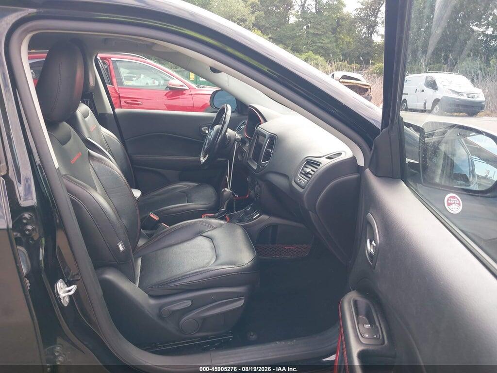 3C4NJDDB9KT807614 2019 JEEP COMPASS photo no. 5