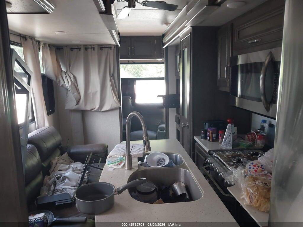4YDF33125KA740124 2019 KEYSTONE RV OTHER photo no. 8