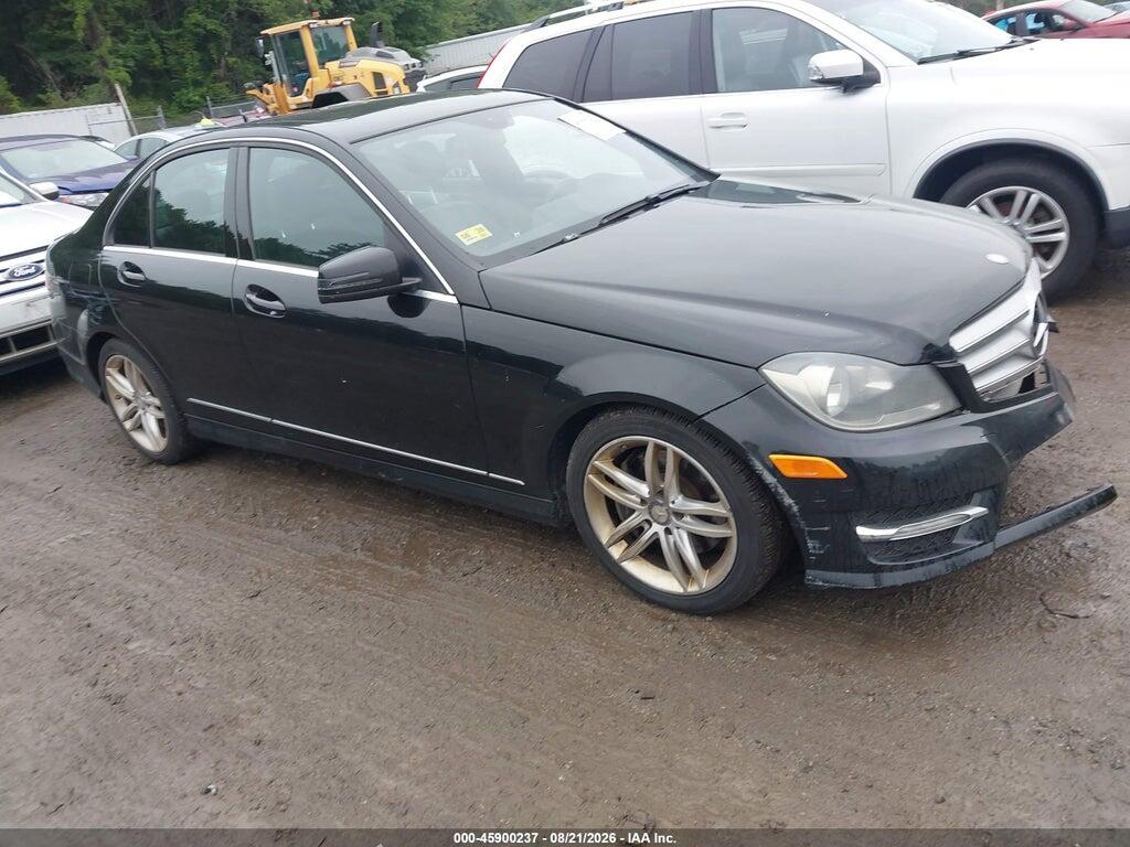 2013 MERCEDES-BENZ C 300 WDDGF8AB4DG130054