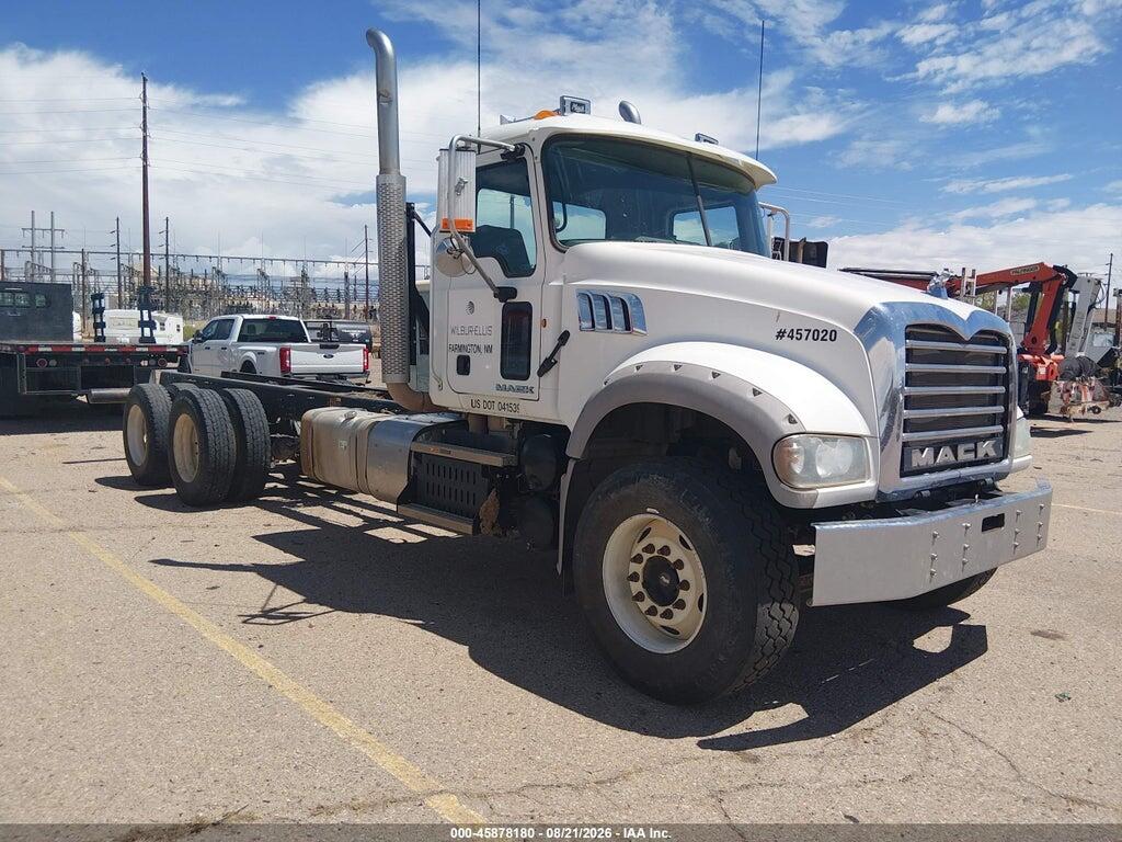 2013 MACK 700 1M2AX07C4DM015563
