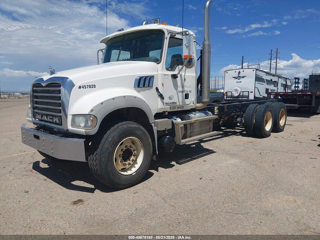 1M2AX07C4DM015563 2013 MACK 700 photo no. 2