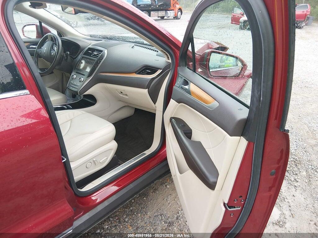 5LMCJ2C95KUL47716 2019 LINCOLN MKC photo no. 5
