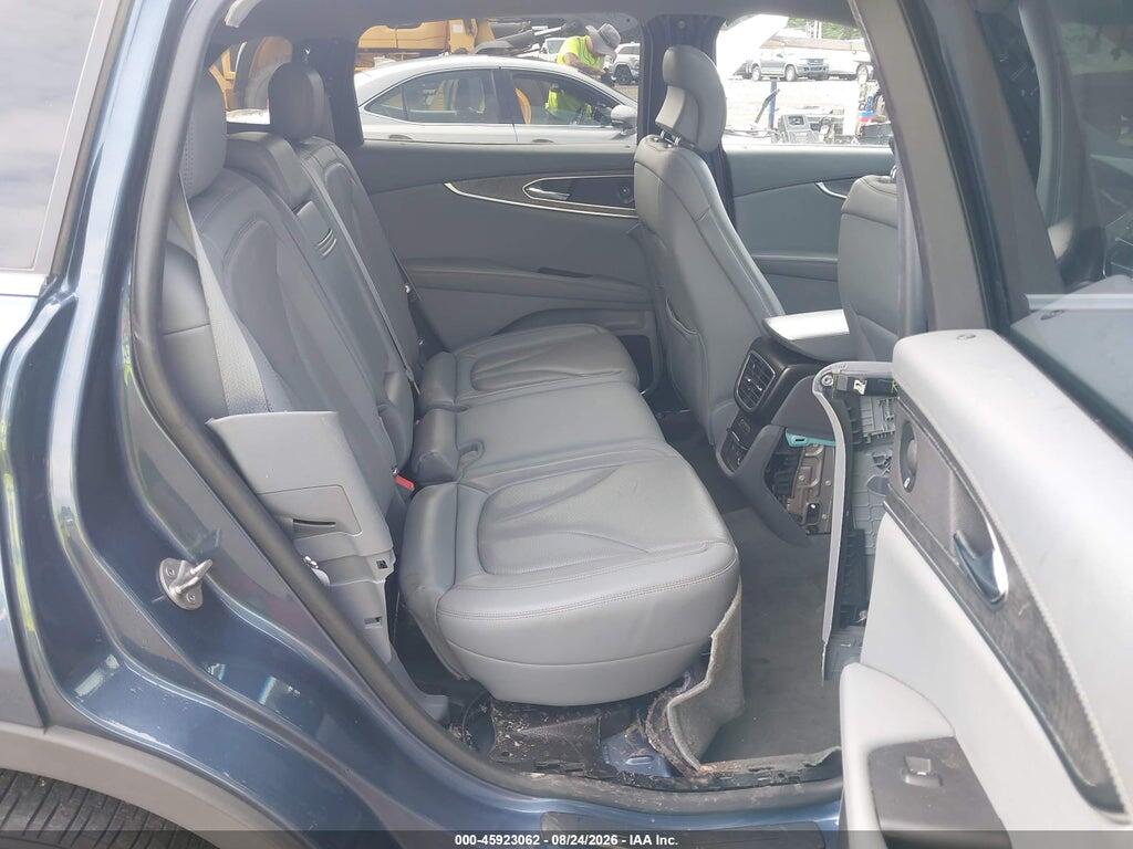 2LMPJ8LPXKBL17868 2019 LINCOLN NAUTILUS photo no. 8