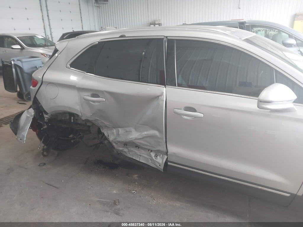 5LMCJ2D90KUL00639 2019 LINCOLN MKC photo no. 6