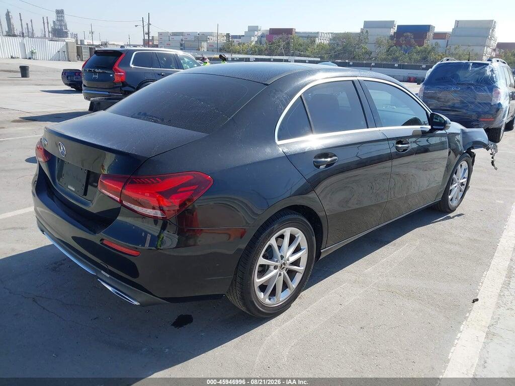 WDD3G4EB0KW020412 2019 MERCEDES-BENZ A 220 photo no. 4