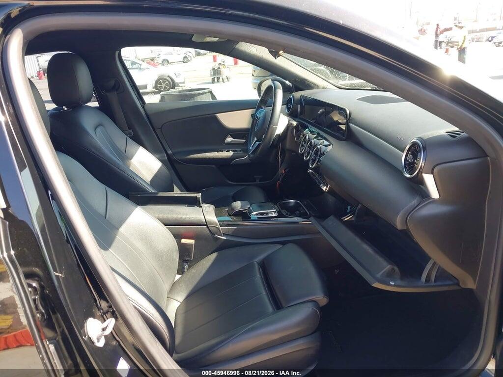 WDD3G4EB0KW020412 2019 MERCEDES-BENZ A 220 photo no. 5