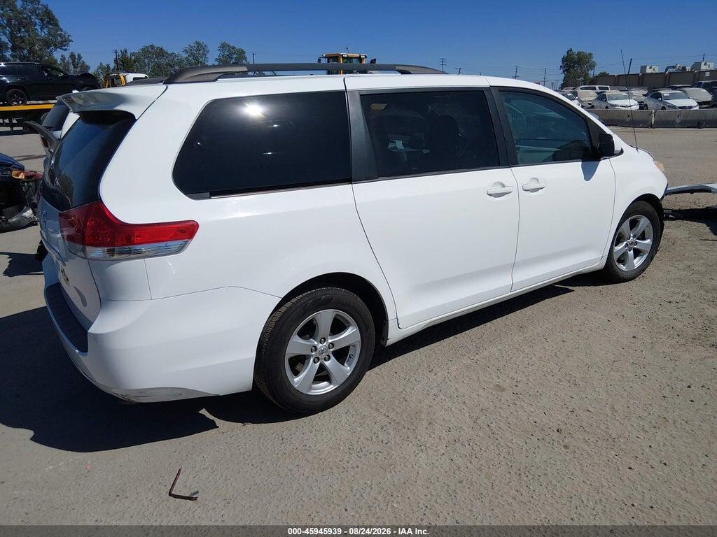 5TDKK3DC7DS343710 2013 TOYOTA SIENNA photo no. 4