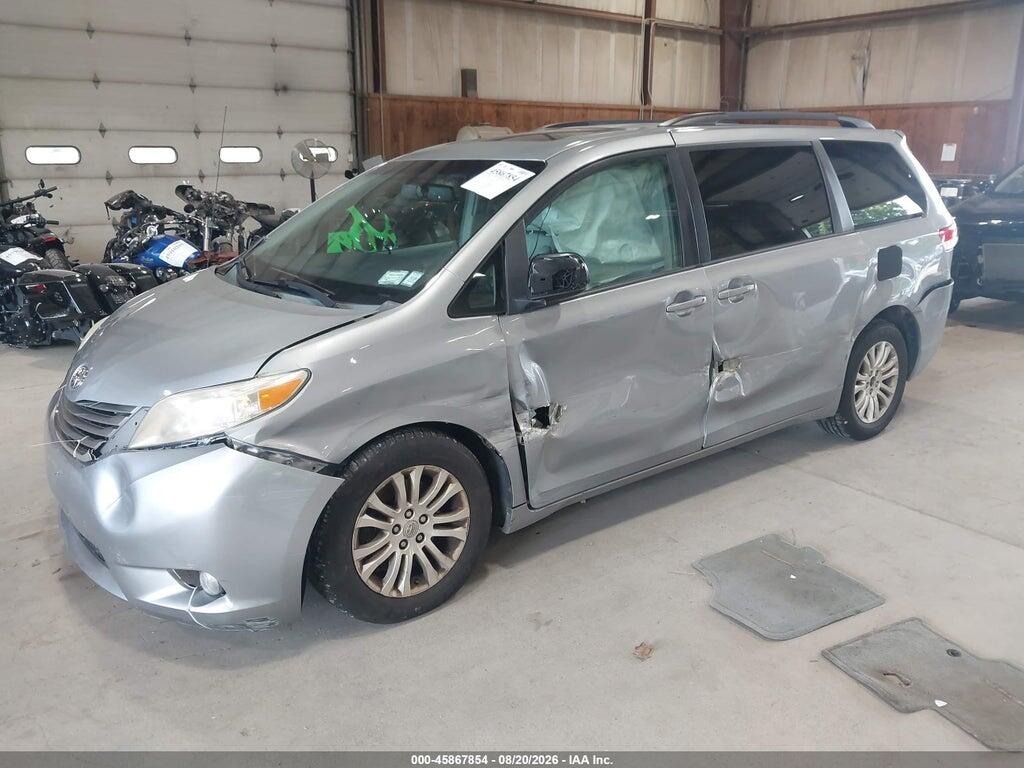 5TDYK3DC5DS388669 2013 TOYOTA SIENNA photo no. 2