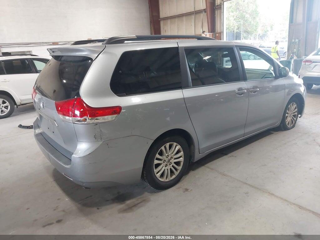 5TDYK3DC5DS388669 2013 TOYOTA SIENNA photo no. 4