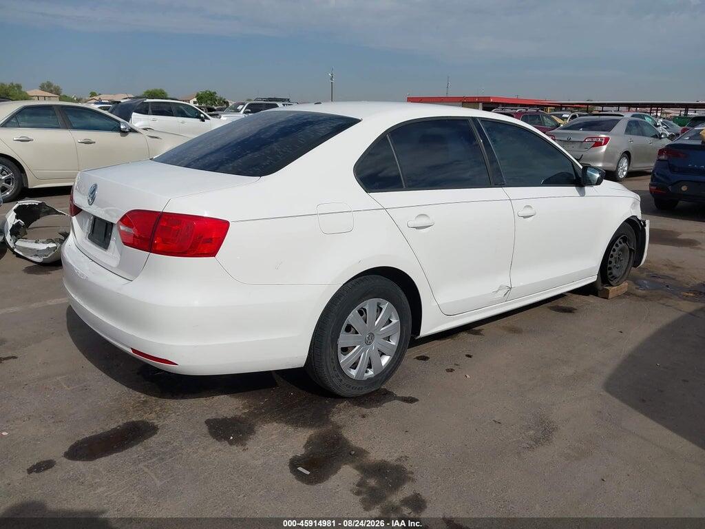 3VW2K7AJ9DM384752 2013 VOLKSWAGEN JETTA photo no. 4