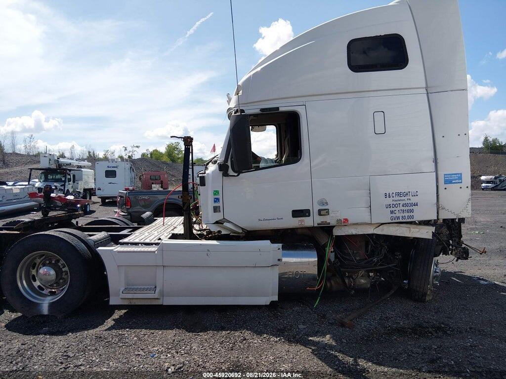 4V4NC9EJ5DN564548 2013 VOLVO VN photo no. 12