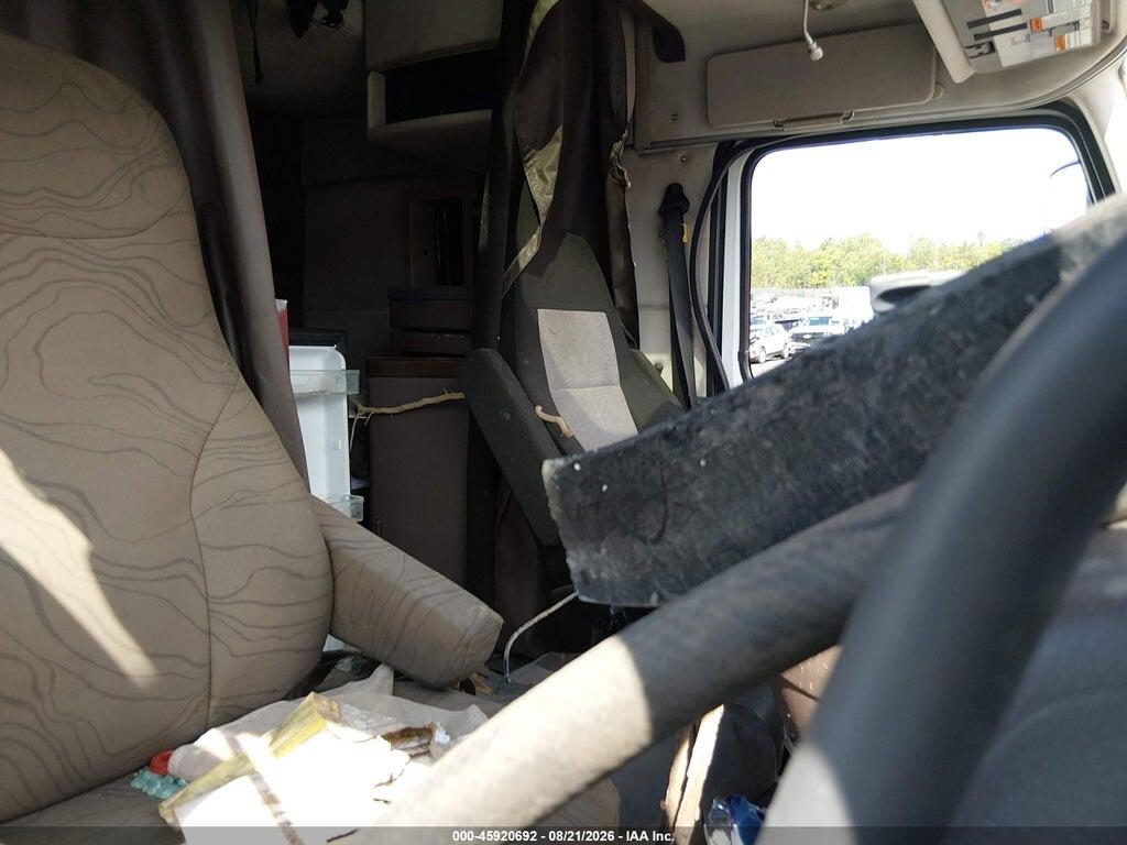 4V4NC9EJ5DN564548 2013 VOLVO VN photo no. 7