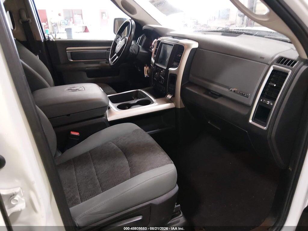1C6RR7TT5KS577682 2019 RAM 1500 CLASSIC photo no. 5