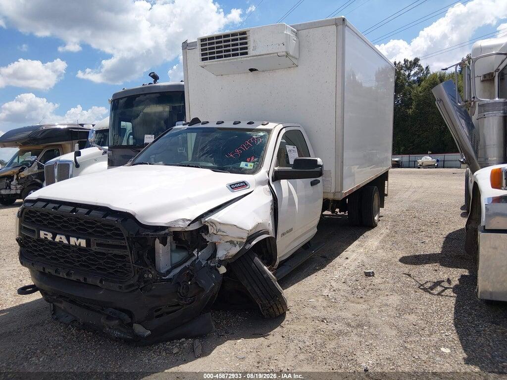 3C7WRMCL6KG617157 2019 RAM 5500 CHASSIS photo no. 2
