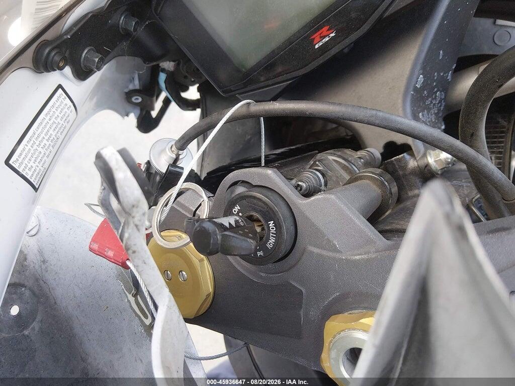 JS1DM11B0L7100021 2020 SUZUKI GSX-R1000 photo no. 11