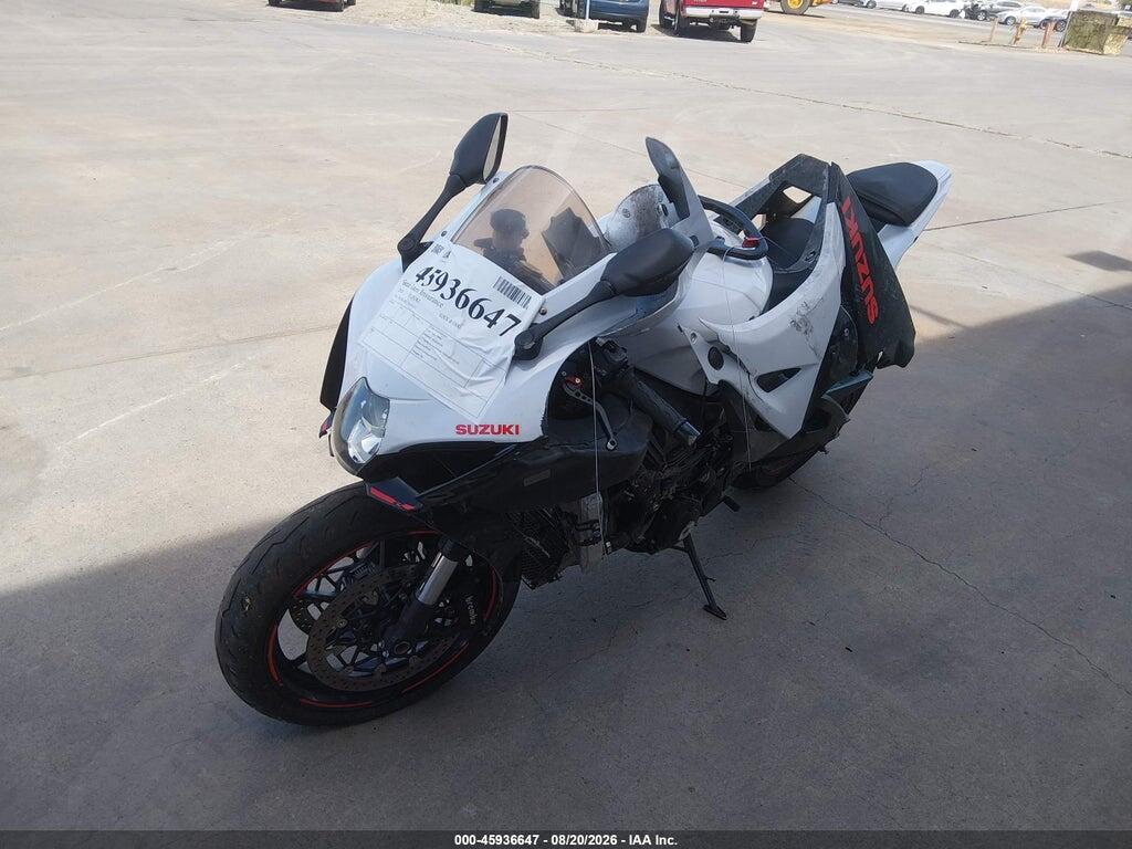 JS1DM11B0L7100021 2020 SUZUKI GSX-R1000 photo no. 2