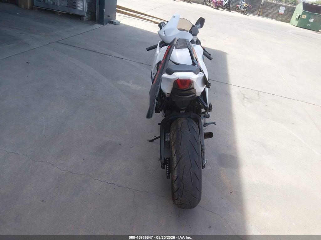JS1DM11B0L7100021 2020 SUZUKI GSX-R1000 photo no. 6