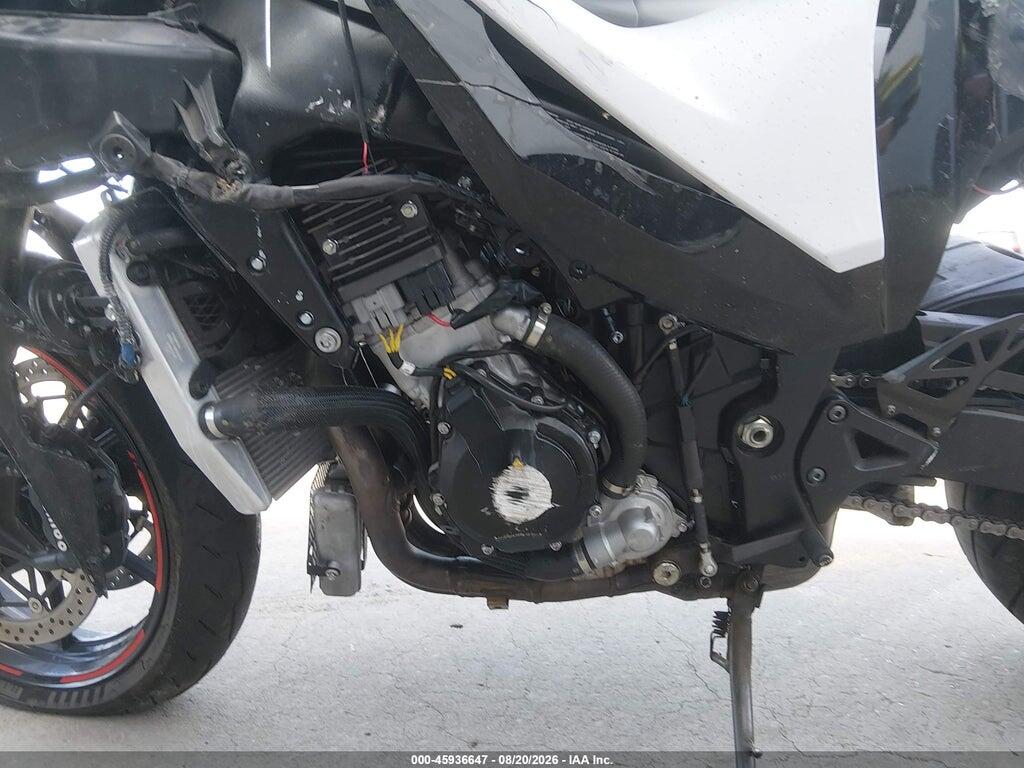 JS1DM11B0L7100021 2020 SUZUKI GSX-R1000 photo no. 9