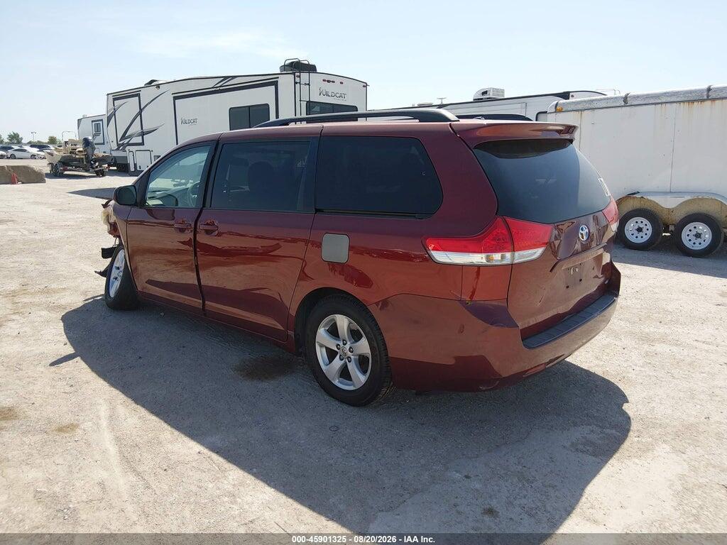 5TDKK3DC9ES441705 2014 TOYOTA SIENNA photo no. 3