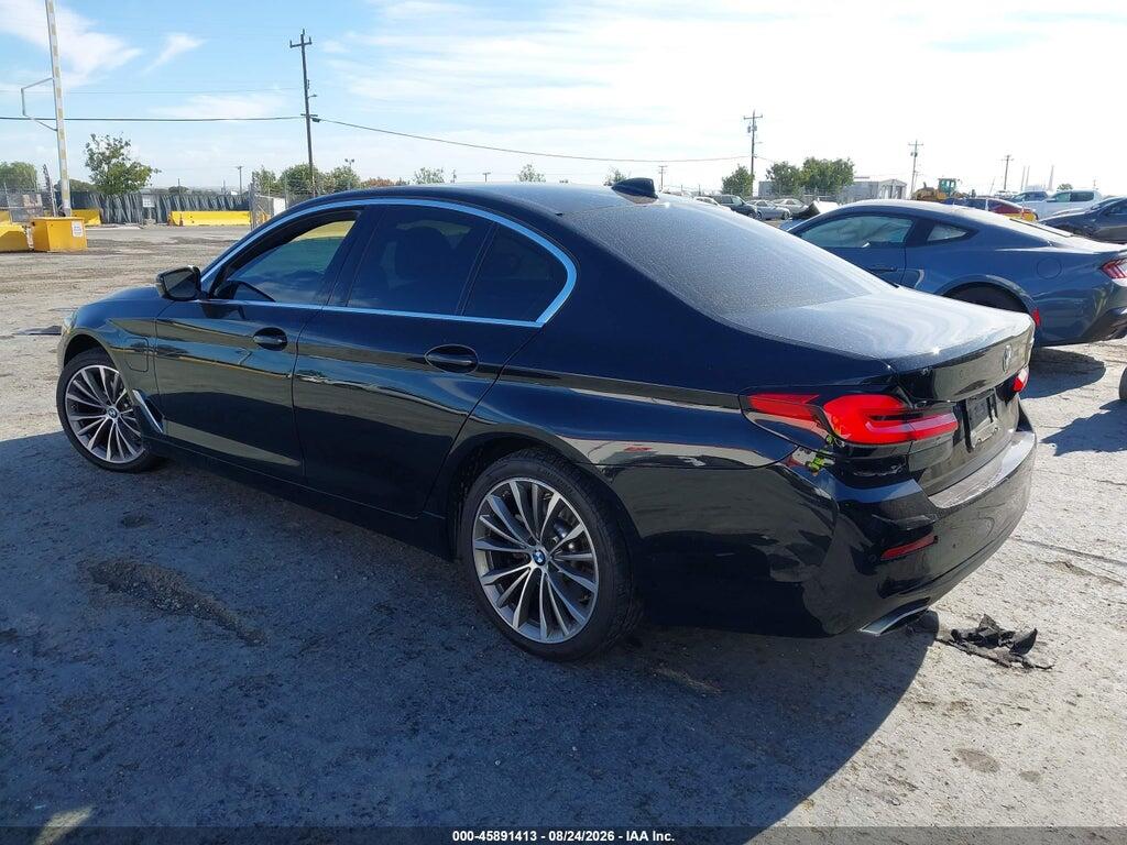 WBA13AG04MCF15496 2021 BMW 530E photo no. 3