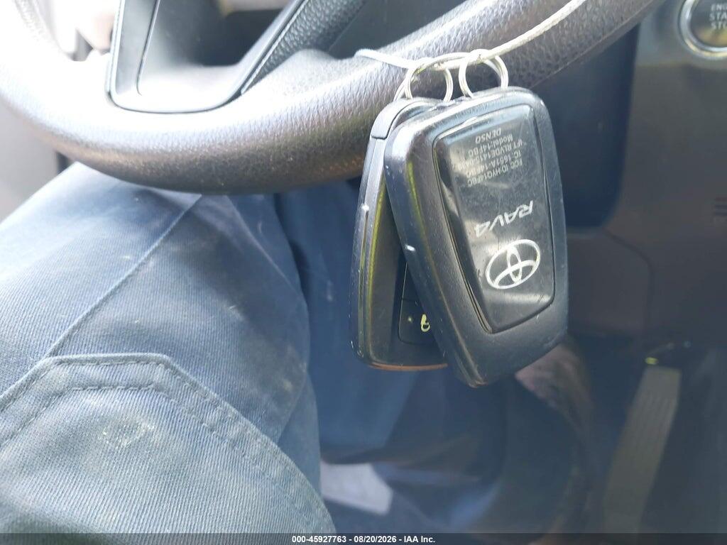 2T3P1RFV6LW090919 2020 TOYOTA RAV4 photo no. 11