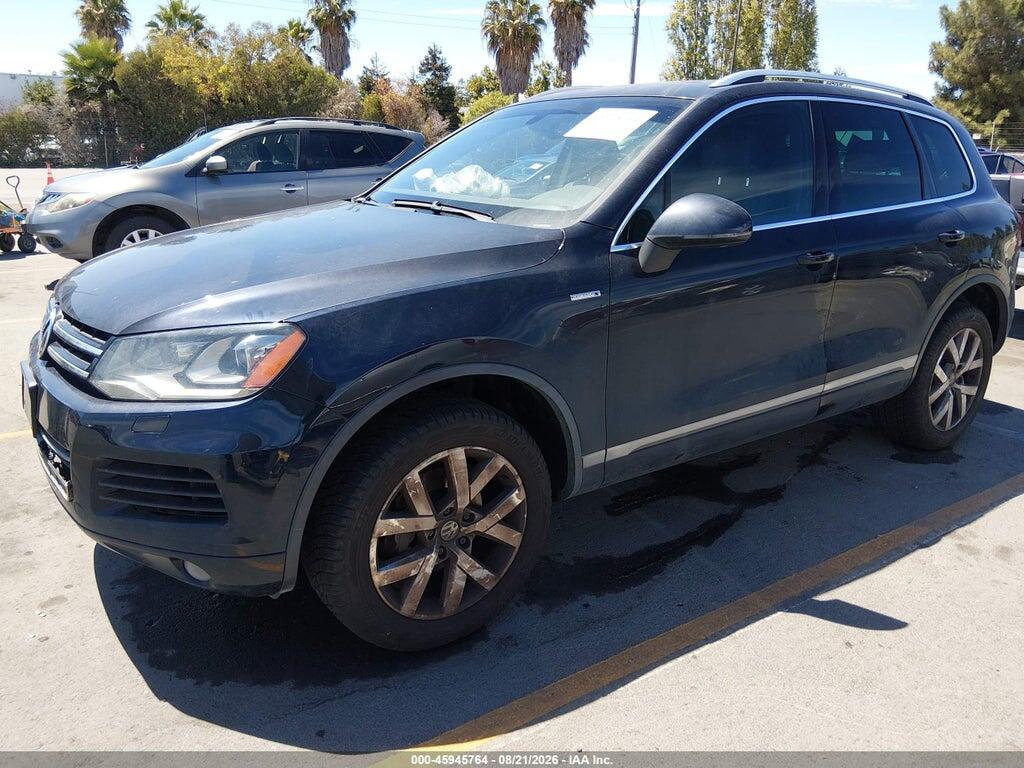 WVGEP9BPXED014886 2014 VOLKSWAGEN TOUAREG photo no. 2