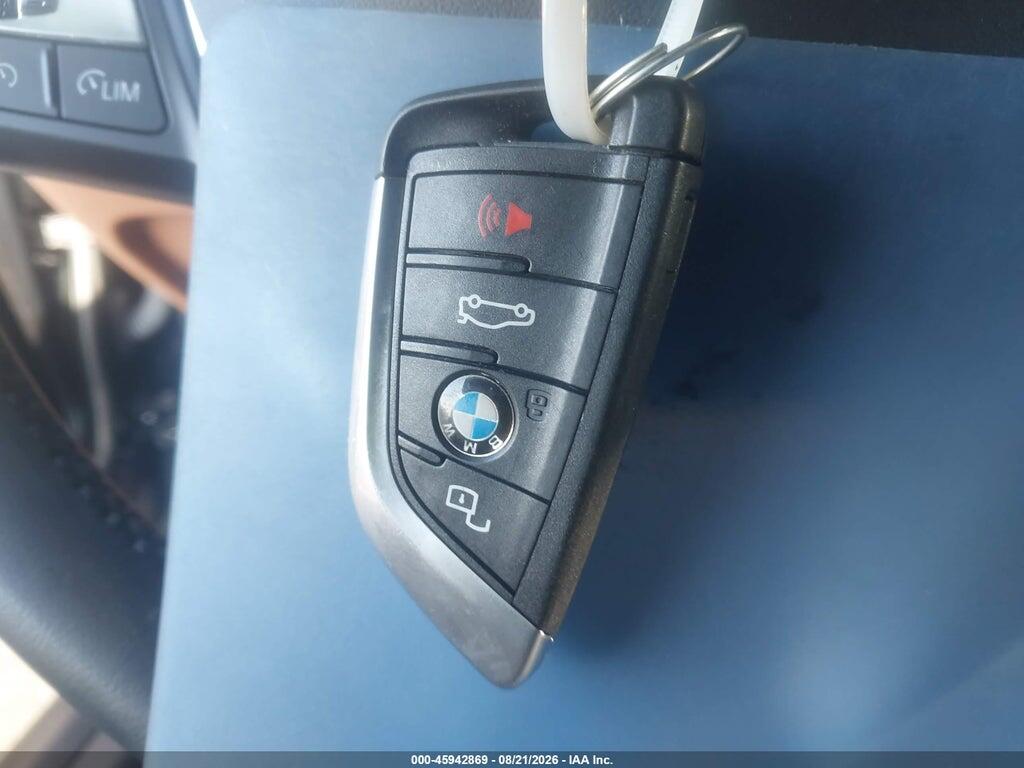 3MW69FF07R8D88158 2024 BMW 330I photo no. 11