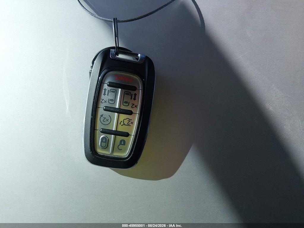 2C4RC1CG8PR613416 2023 CHRYSLER VOYAGER photo no. 11
