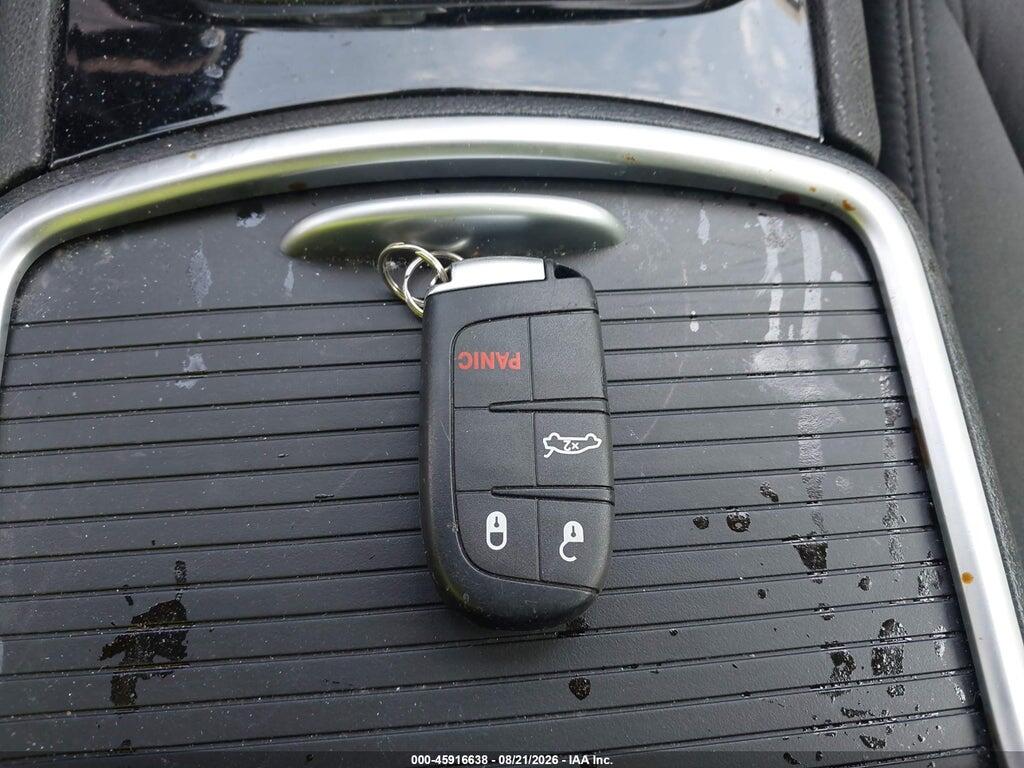 2C3CCAAG8PH707637 2023 CHRYSLER 300 photo no. 11