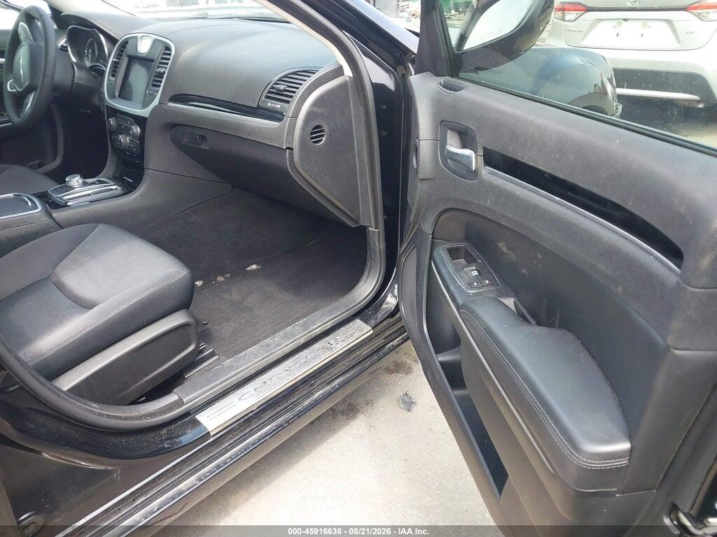 2C3CCAAG8PH707637 2023 CHRYSLER 300 photo no. 5