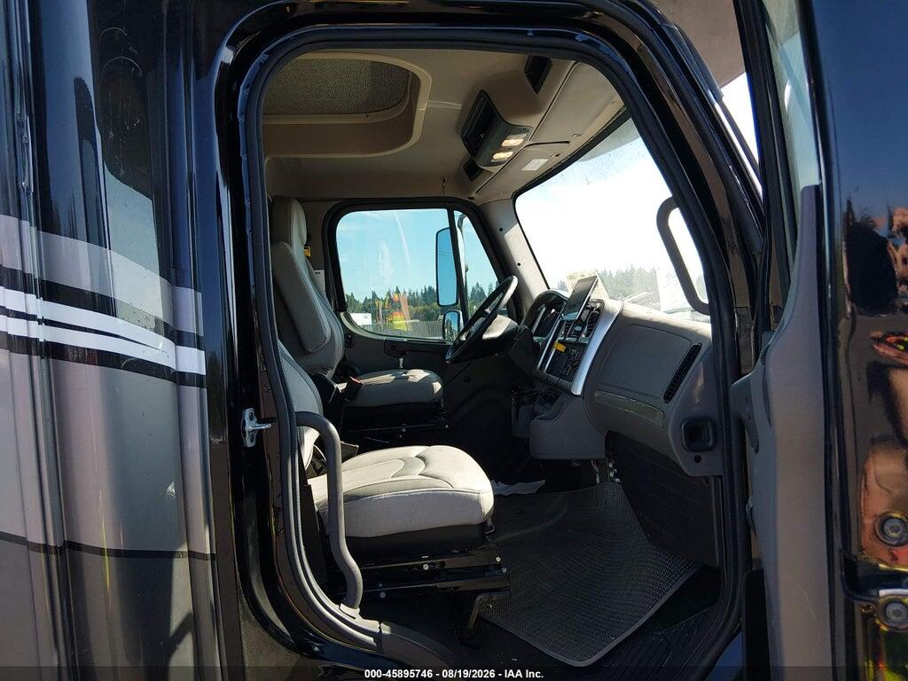 4UZADVFC9PCUK3199 2023 FREIGHTLINER CHASSIS photo no. 5