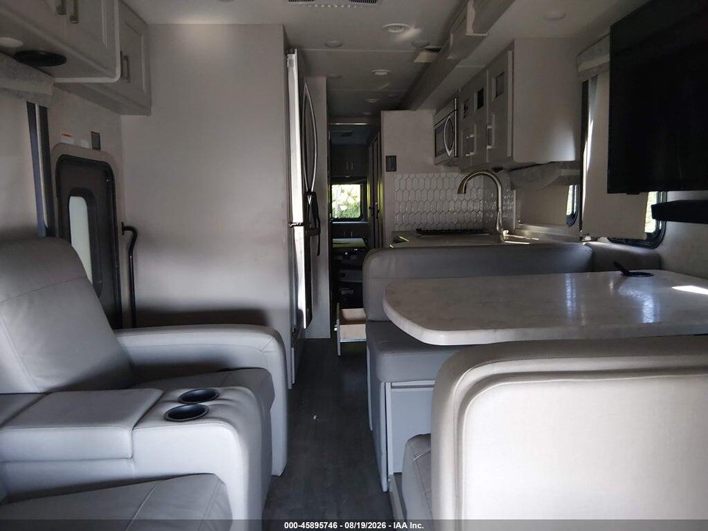 4UZADVFC9PCUK3199 2023 FREIGHTLINER CHASSIS photo no. 8