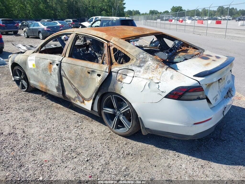 1HGCY2F59RA019059 2024 HONDA ACCORD HYBRID photo no. 3