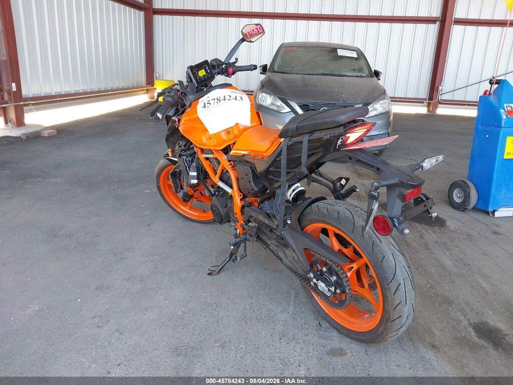 MD2JPJ404RN261867 2024 KTM 390 photo no. 3