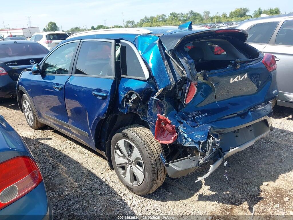 KNDCB3LC2N5528941 2022 KIA NIRO photo no. 3