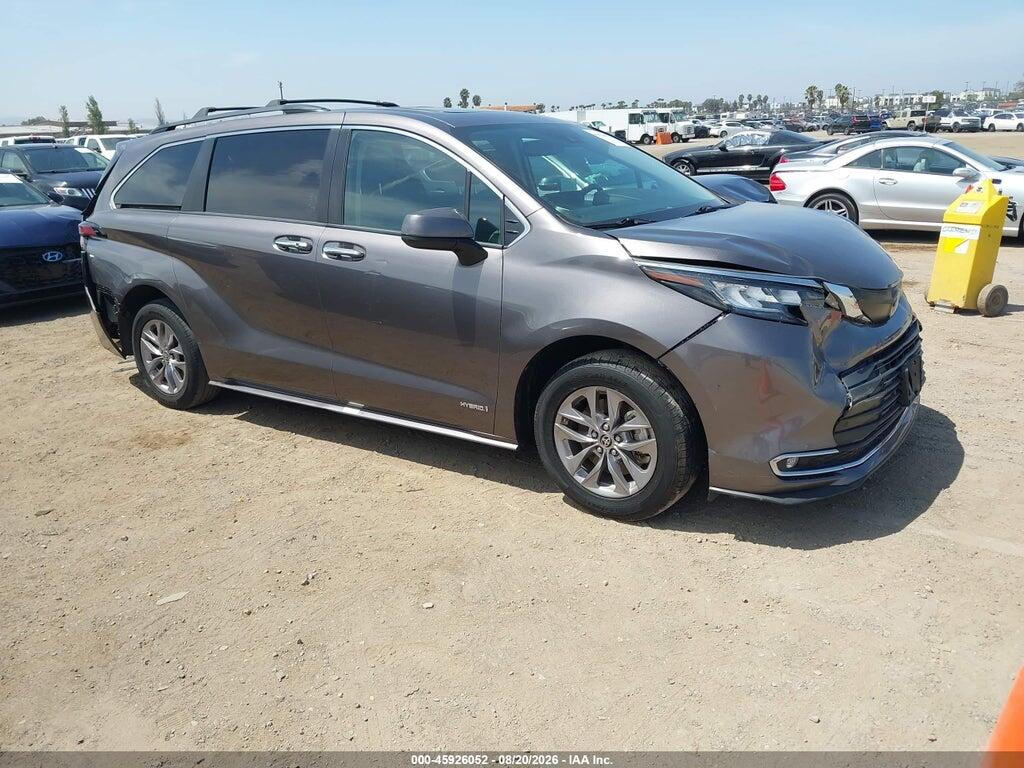 2021 TOYOTA SIENNA 5TDYRKEC2MS013746