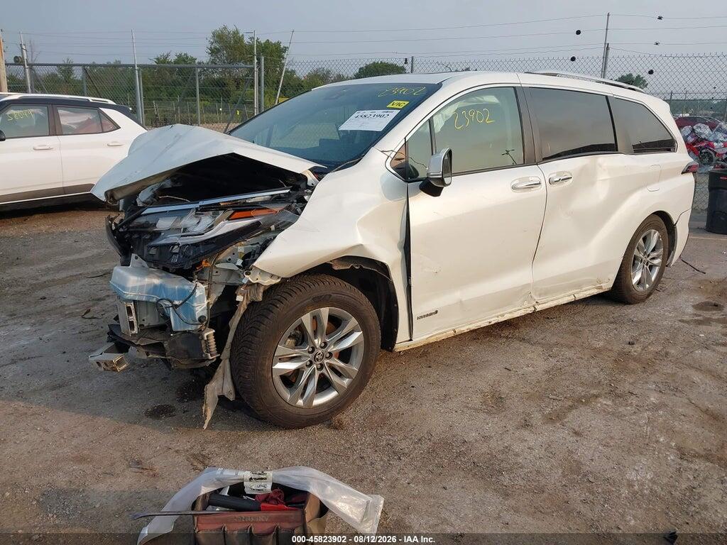 5TDZSKFC2MS031817 2021 TOYOTA SIENNA photo no. 2