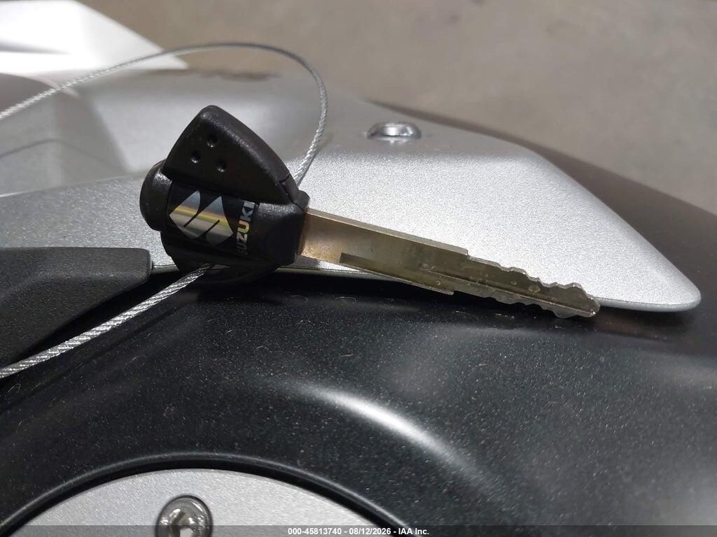 JS1EM13B0R7103303 2024 SUZUKI GSX800 photo no. 11