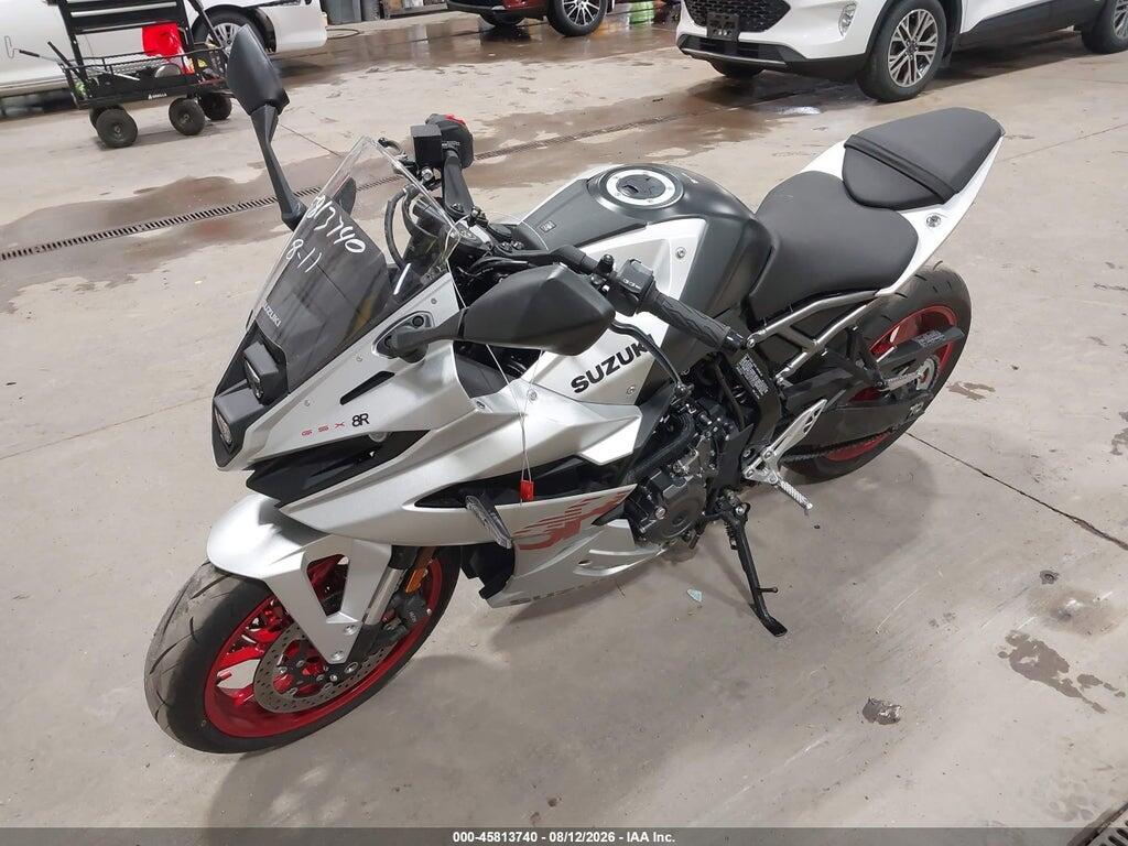 JS1EM13B0R7103303 2024 SUZUKI GSX800 photo no. 2