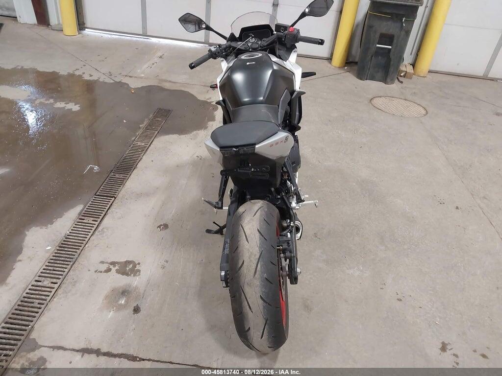 JS1EM13B0R7103303 2024 SUZUKI GSX800 photo no. 6