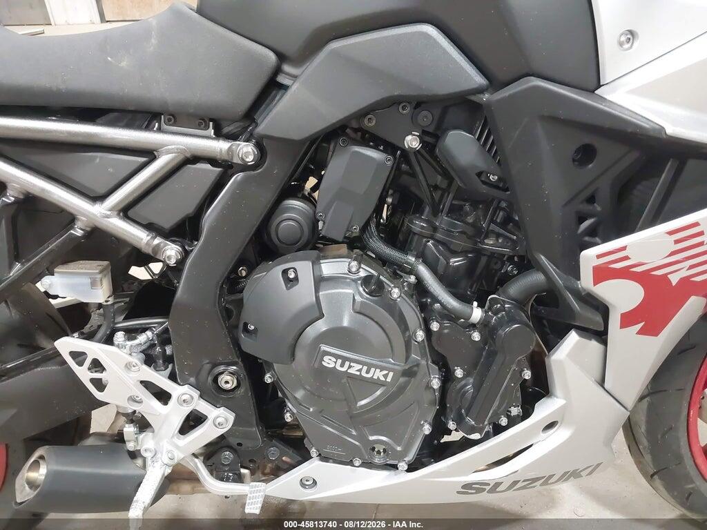 JS1EM13B0R7103303 2024 SUZUKI GSX800 photo no. 8