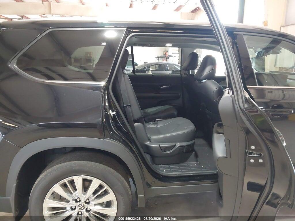 5TDAAAB51RS064817 2024 TOYOTA GRAND HIGHLANDER photo no. 8
