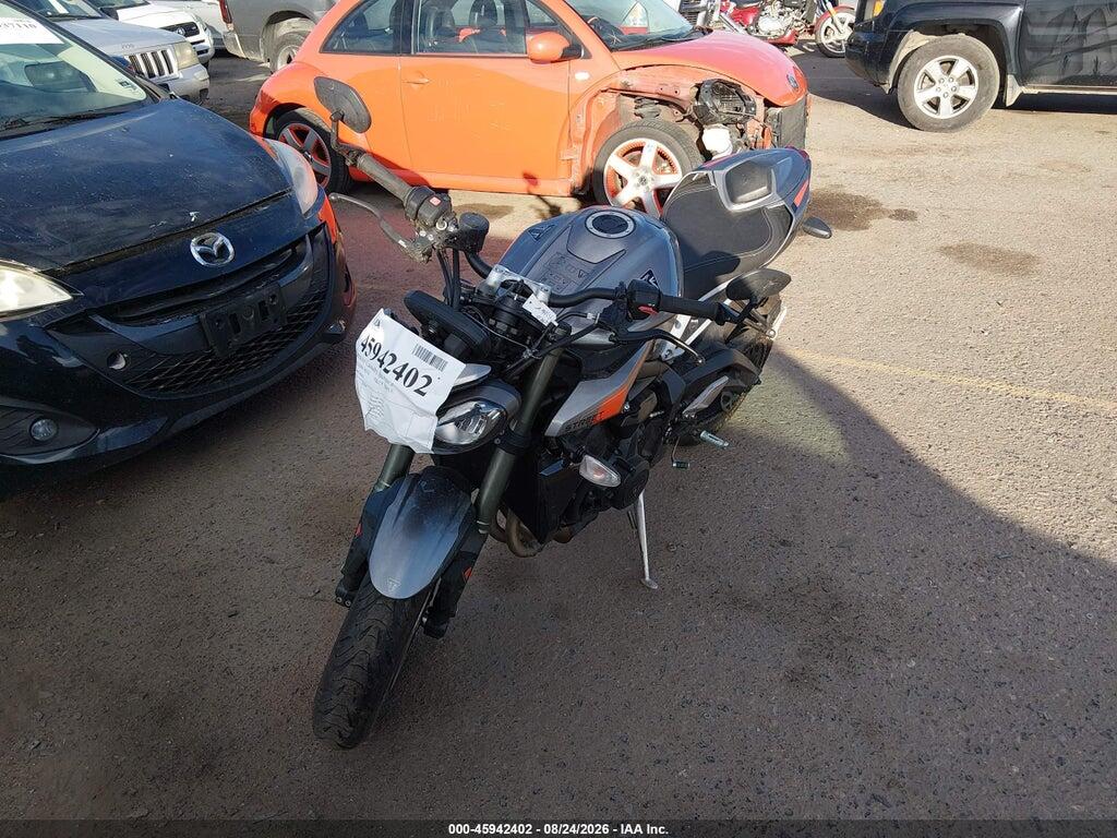 SMTA614K4RTBR8425 2024 TRIUMPH MOTORCYCLE STREET TRIPLE photo no. 2