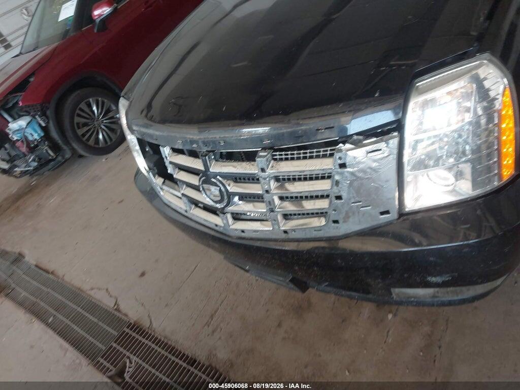 1GYS4JEF2BR212617 2011 CADILLAC ESCALADE ESV photo no. 6