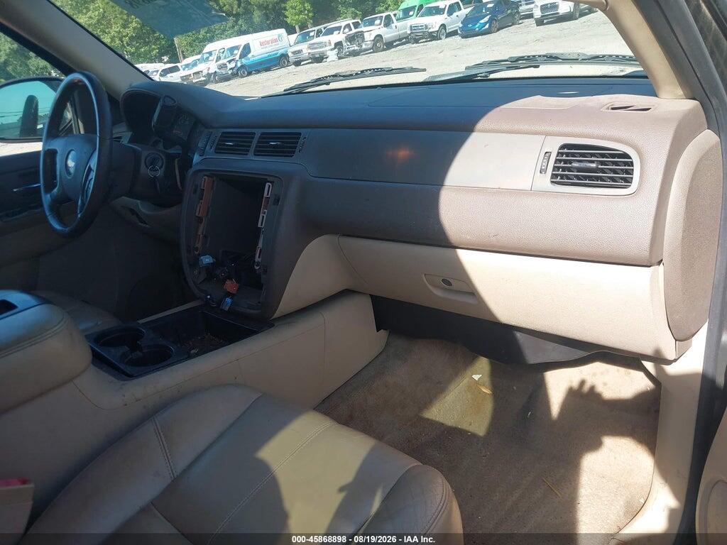 3GNMCFE04BG242767 2011 CHEVROLET AVALANCHE 1500 photo no. 5
