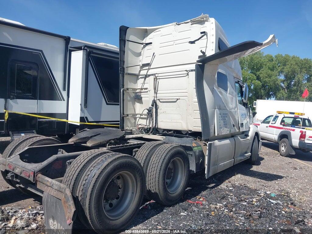 4V4NC9EH0PN336930 2023 VOLVO VNL photo no. 4