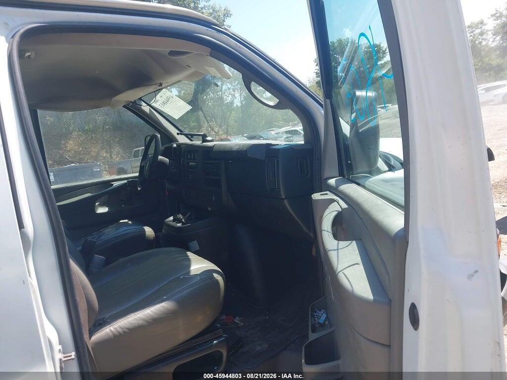 1GCWGFFA7B1131058 2011 CHEVROLET EXPRESS 2500 photo no. 5