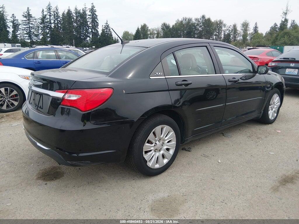 1C3BC4FB8BN553778 2011 CHRYSLER 200 photo no. 4