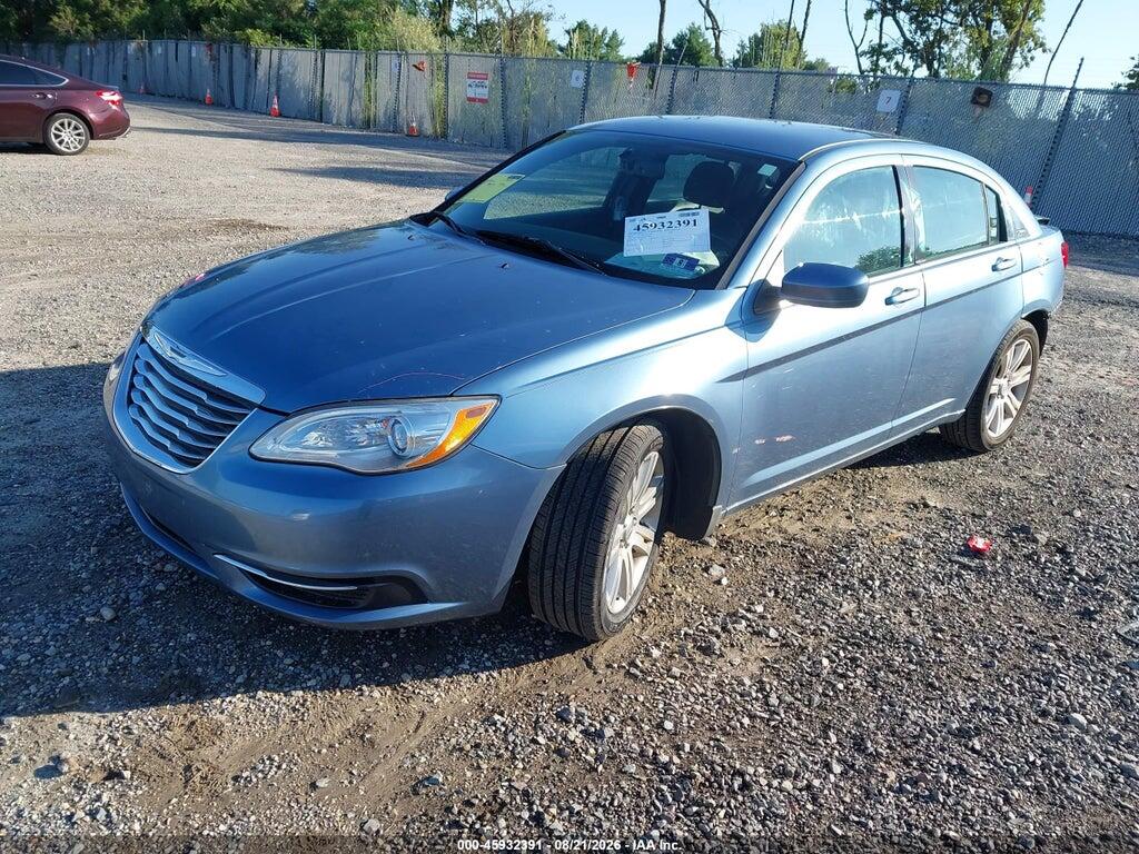 1C3BC1FB4BN612808 2011 CHRYSLER 200 photo no. 2